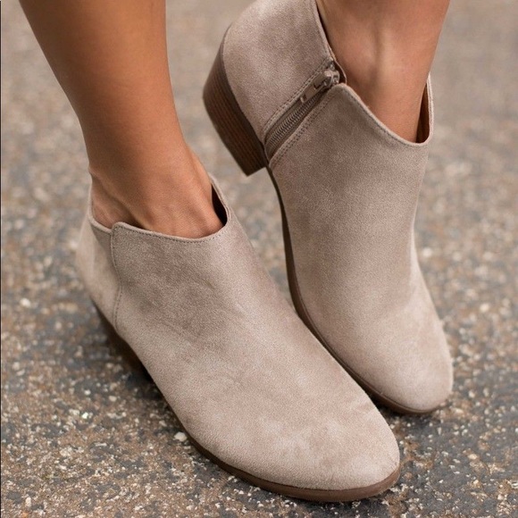 Jack Rogers Bailee Tan Suede Wood Heeled Classic Casual Zip Up Ankle Booties - Picture 4 of 16